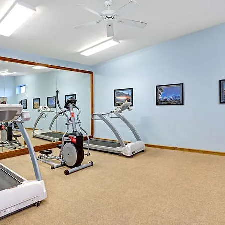 Super 8 by Wyndham Aberdeen East 